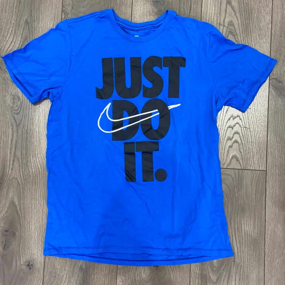 Nike t-shirt